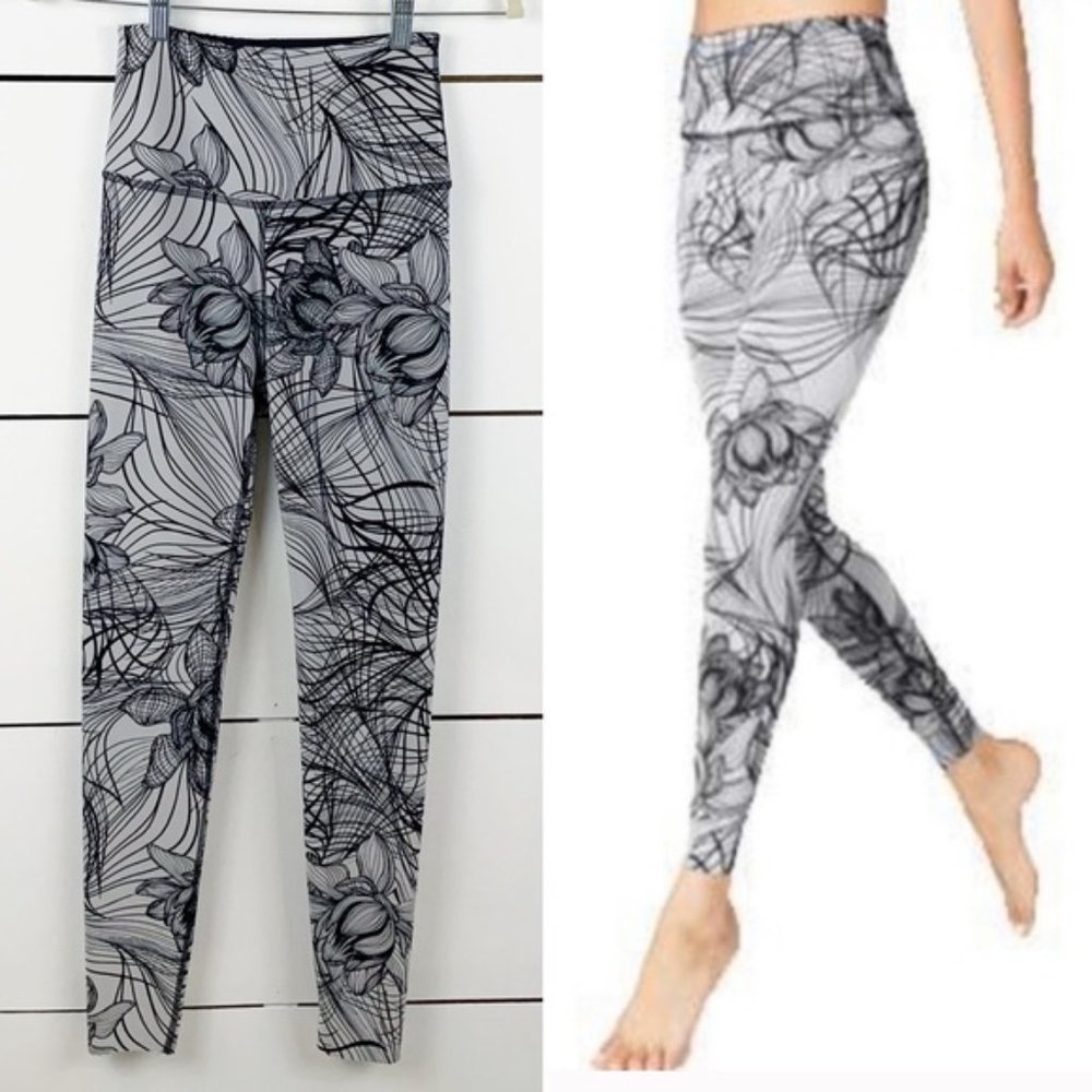Beyond Yoga Reversible Lotus High Rise Leggings - Picture 6 of 6